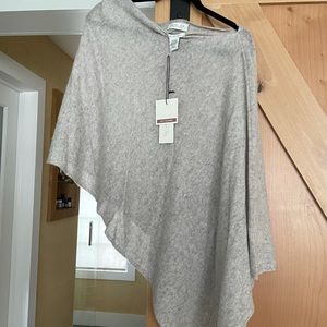 100% Cashmere 4 way poncho. 🤍 NWT * Rachel Zoe *